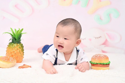 朔州宝宝在妈妈肚子里
