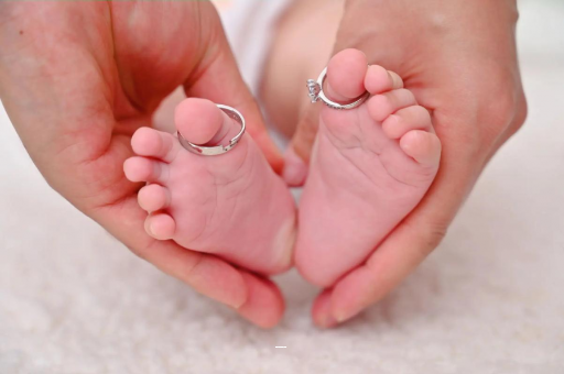 朔州宝宝挤眼睛是怎么回事